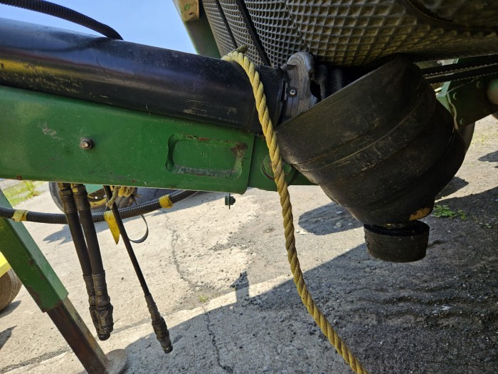 Пресс-подборщик John Deere 582 MaxiCut б/у