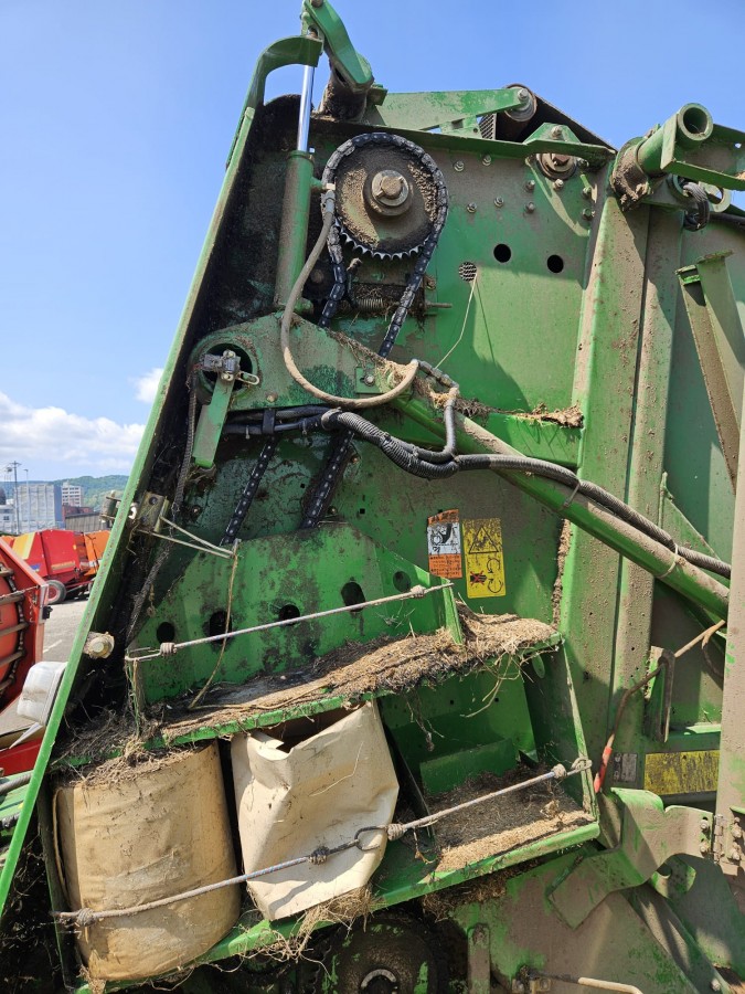 Пресс-подборщик John Deere 582 MaxiCut б/у