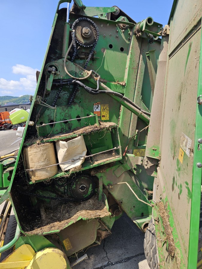 Пресс-подборщик John Deere 582 MaxiCut б/у