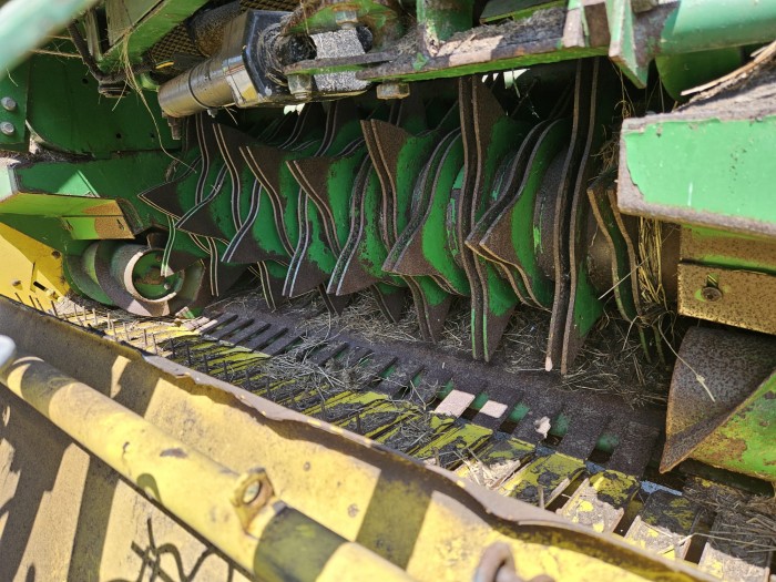 Пресс-подборщик John Deere 582 MaxiCut б/у