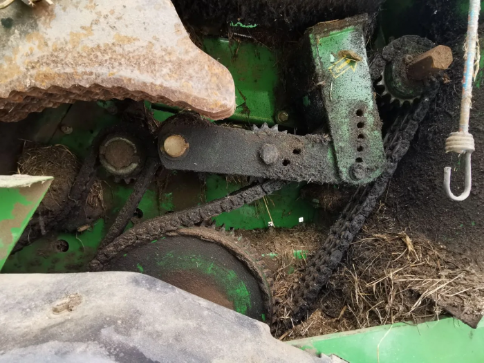 Пресс-подборщик John Deere 582 MaxiCut б/у