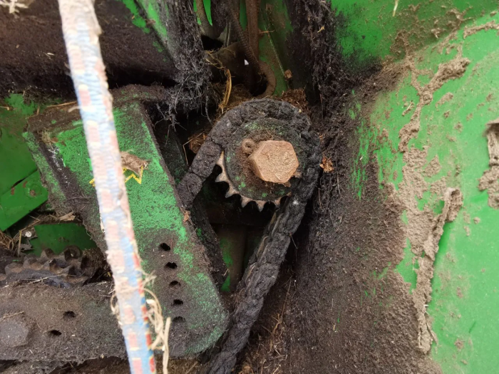 Пресс-подборщик John Deere 582 MaxiCut б/у