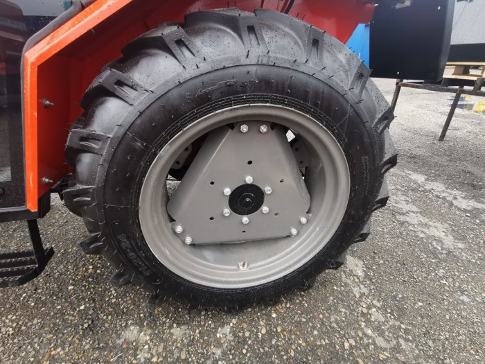 Минитрактор Уралец-310 2x4 с кабиной