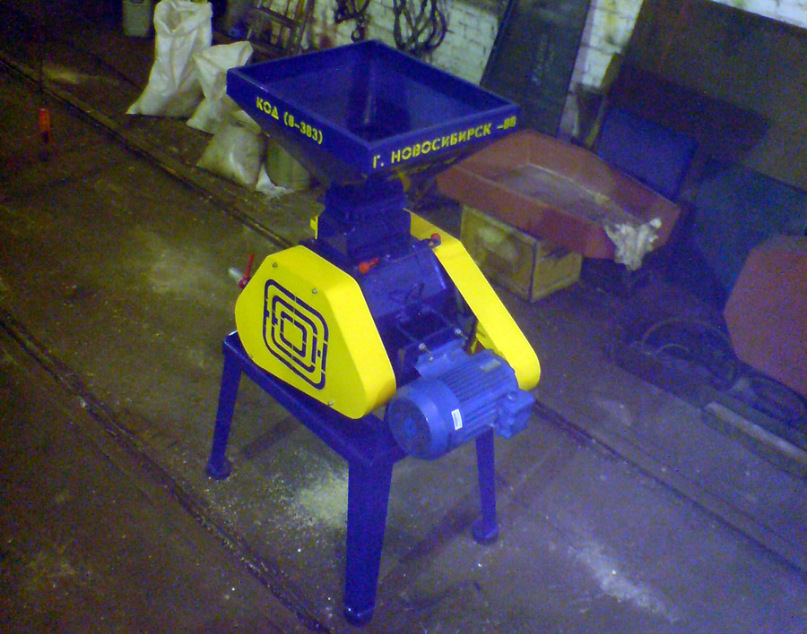 Машина плющения зерна МПЗ-3