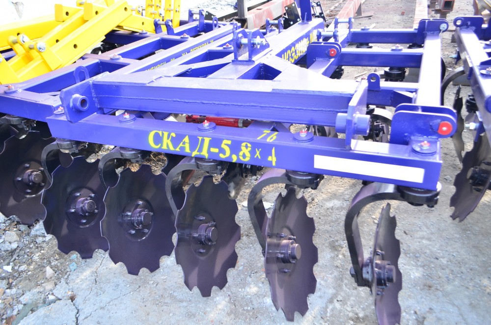 Складывающийся комбинированный агрегат дисковый СКАД-5,8×4. захват 6 м