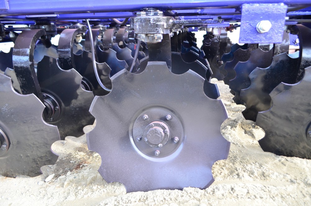 Складывающийся комбинированный агрегат дисковый СКАД-5,8×4. захват 6 м