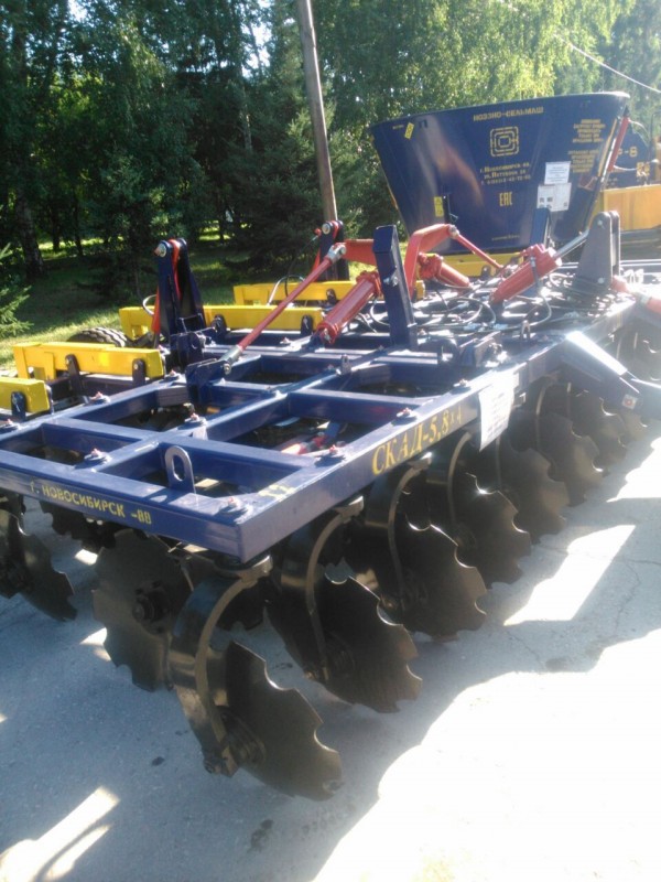 Складывающийся комбинированный агрегат дисковый СКАД-5,8×4. захват 6 м