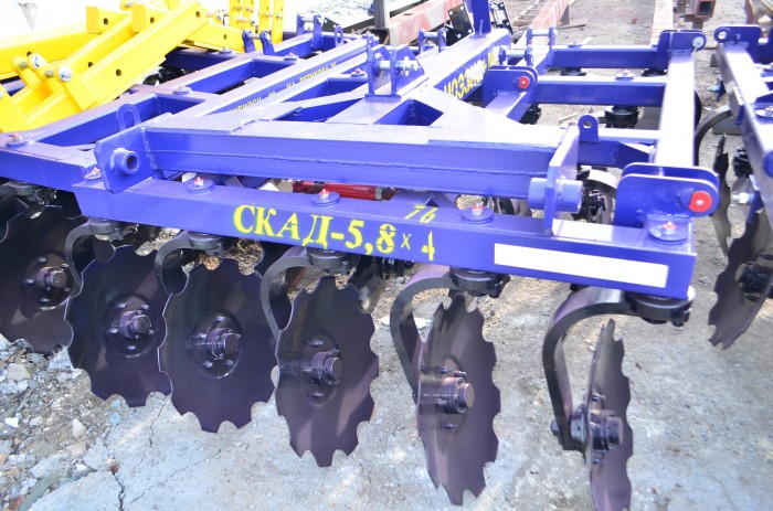 Складывающийся комбинированный агрегат дисковый СКАД-5,8×4. захват 6 м