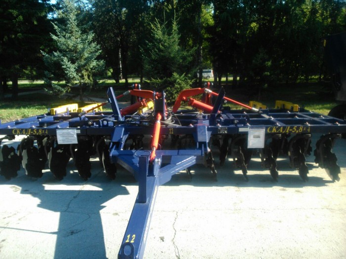 Складывающийся комбинированный агрегат дисковый СКАД-5,8×4. захват 6 м