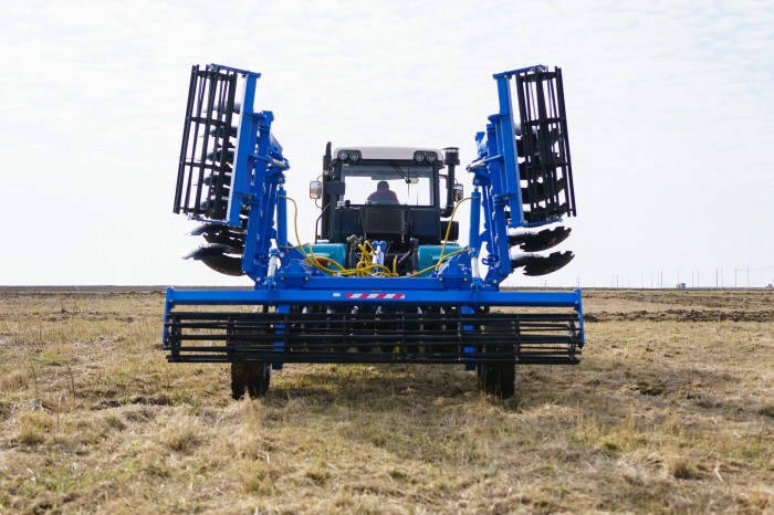 Борона дисковая полуприцепная DANA БДП-6х2У (с катком комбинированным) (Диски РЗЗ)