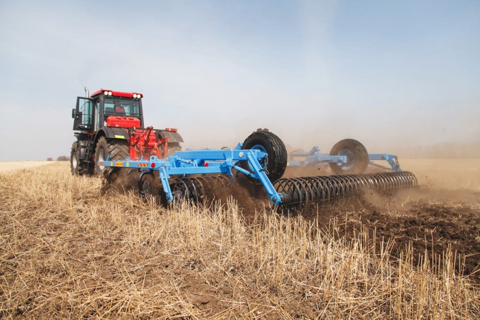 Борона дисковая полуприцепная DANA БДП-6х4М (с катком спиральным) (Диски РЗЗ)