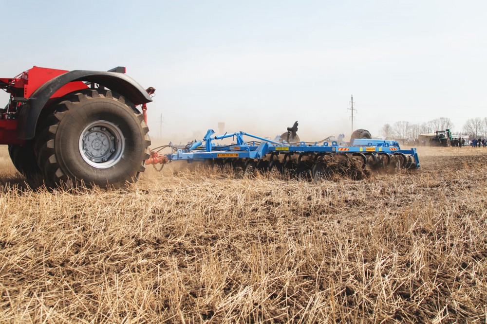 Борона дисковая полуприцепная DANA БДП-6х4М (с катком комбинированным) (Диски РЗЗ)