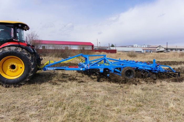Борона дисковая тяжелая БДТ-4,8 ЗВЕЗДА (со шлейфом)
