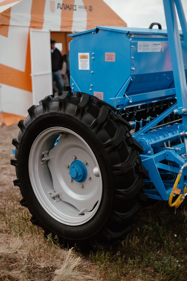 Сеялка зернотуковая рядовая VITA СЗ-5,4 Standart (Сошник, загортач, без ТУ)