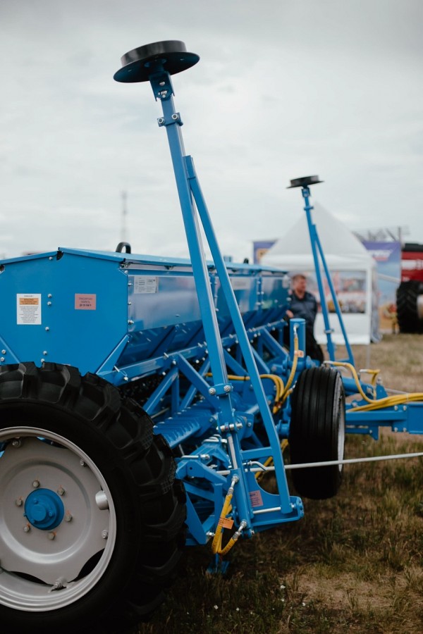 Сеялка зернотуковая рядовая VITA СЗ-5,4 Standart (Сошник, загортач, без ТУ)