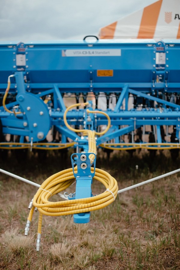 Сеялка зернотуковая рядовая VITA СЗ-5,4 Standart (Сошник, загортач, без ТУ)