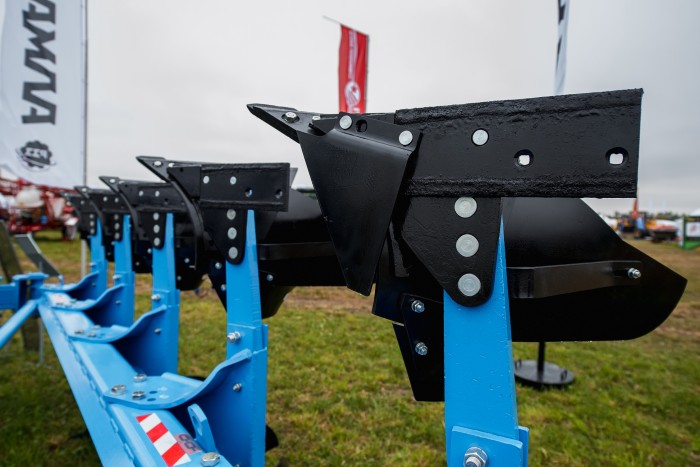 Плуг полунавесной оборотный PERESVET ППО-5/6-35 (культурные корпуса)