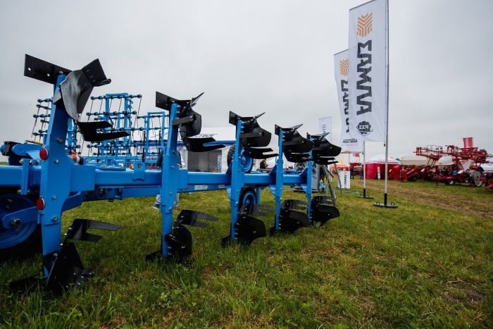 Плуг полунавесной оборотный PERESVET ППО-5/6-35 (культурные корпуса)