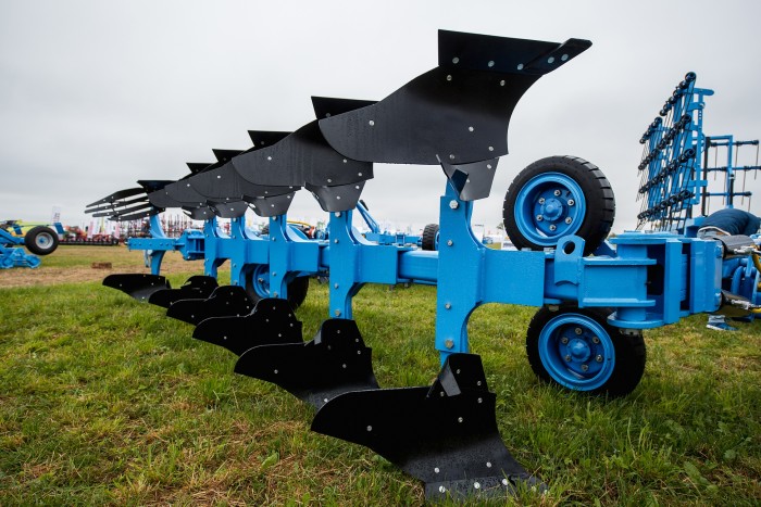 Плуг полунавесной оборотный PERESVET ППО-5/6-35 (культурные корпуса)