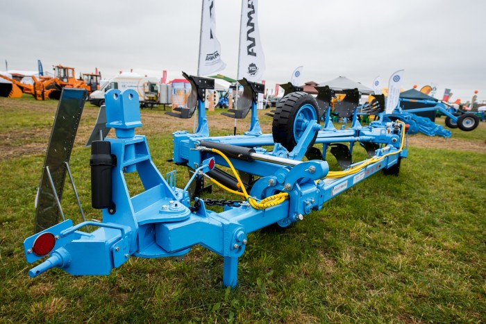 Плуг полунавесной оборотный PERESVET ППО-5/6-35 (культурные корпуса)