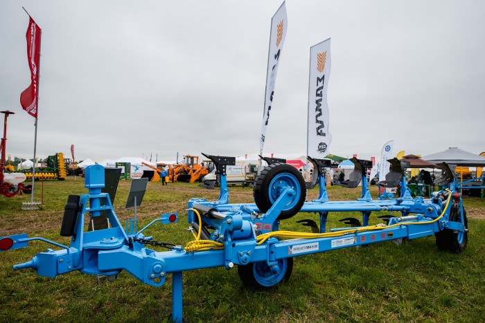 Плуг полунавесной оборотный PERESVET ППО-5/6-35 (культурные корпуса)