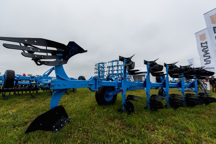 Плуг полунавесной оборотный PERESVET ППО-5/6-35 (культурные корпуса)