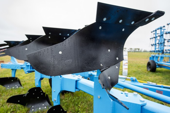 Плуг полунавесной оборотный PERESVET ППО-5/6-35 (культурные корпуса)