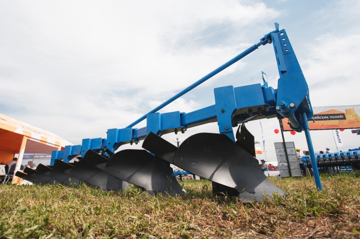 Плуг навесной с регулируемой шириной захвата FINIST ПЛНР-6х40