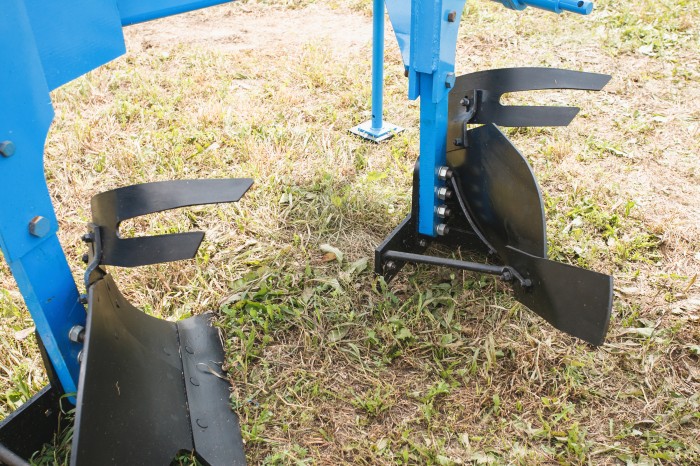 Плуг навесной с регулируемой шириной захвата FINIST ПЛНР-6х40