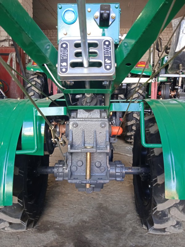 Мотоблок Файтер 15DE с почвофрезой и сиденьем