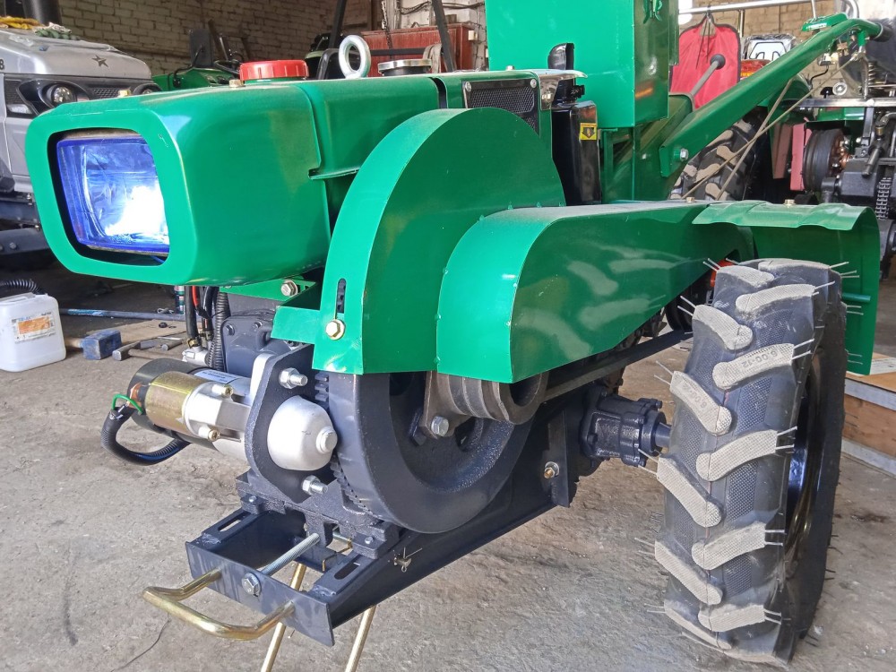 Мотоблок Файтер 15DE с почвофрезой и сиденьем