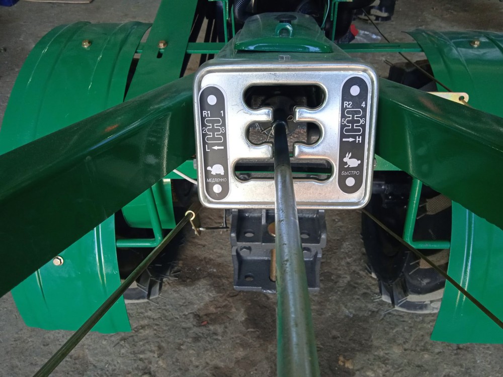 Мотоблок Файтер 15DE с почвофрезой и сиденьем