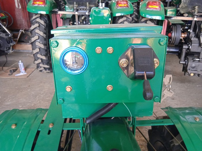 Мотоблок Файтер 15DE с почвофрезой и сиденьем