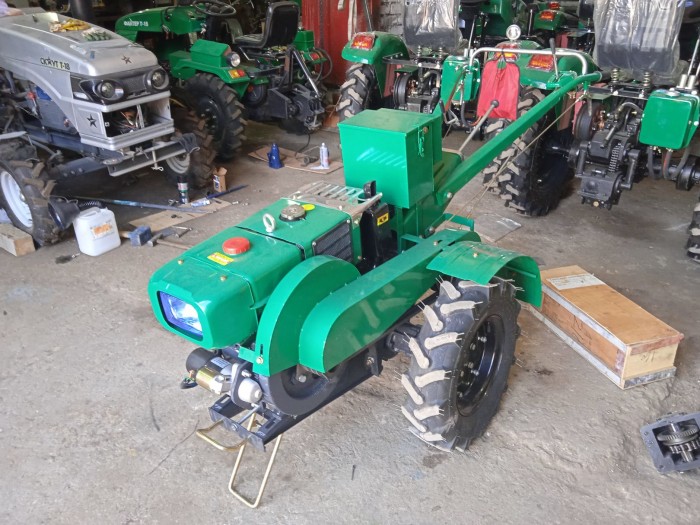 Мотоблок Файтер 15DE с почвофрезой и сиденьем