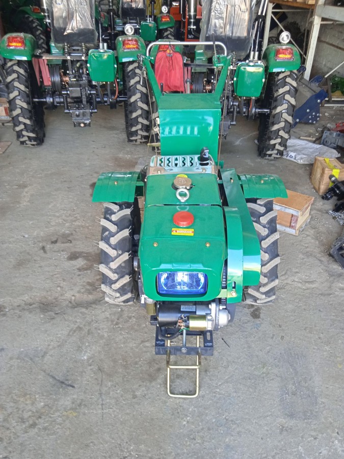 Мотоблок Файтер 15DE с почвофрезой и сиденьем