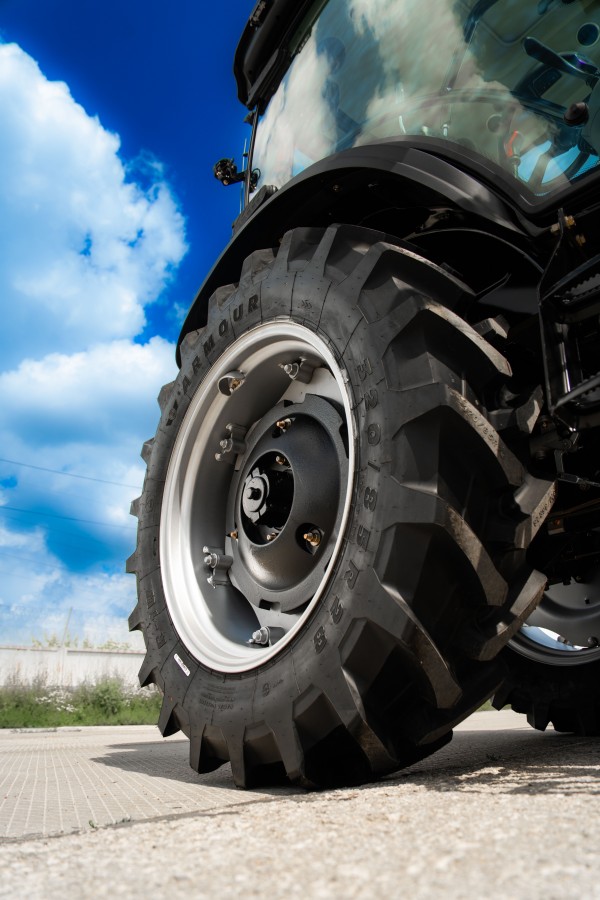 Трактор SCOUT SERIES TE Generation 3 Premium