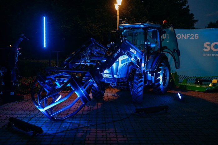 Трактор SCOUT SERIES TB Generation 3 Premium