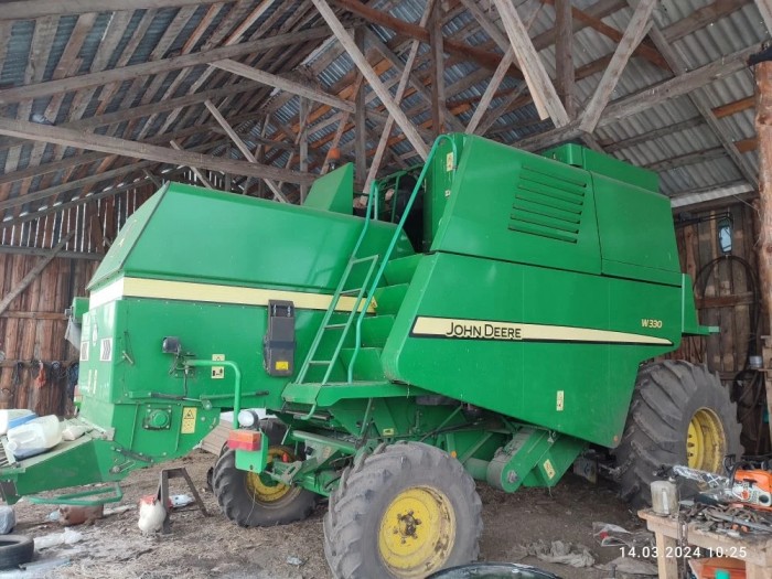 Комбайн зерноуборочный John Deere W330 б/у