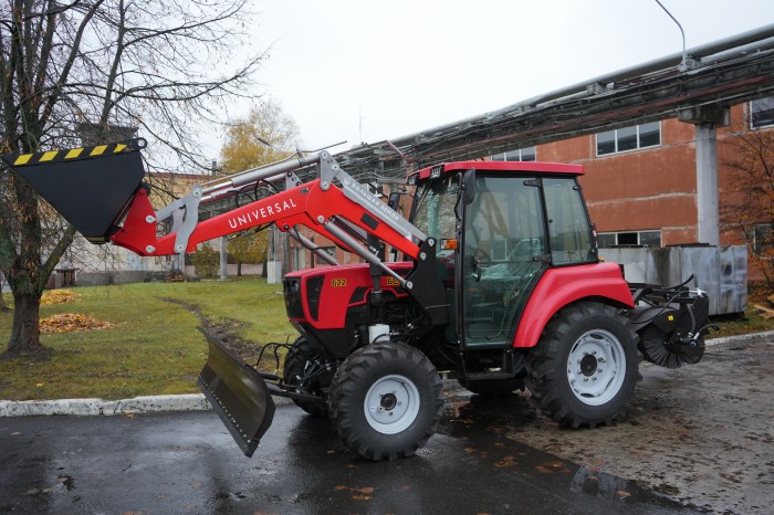 Навесной погрузчик Universal 650