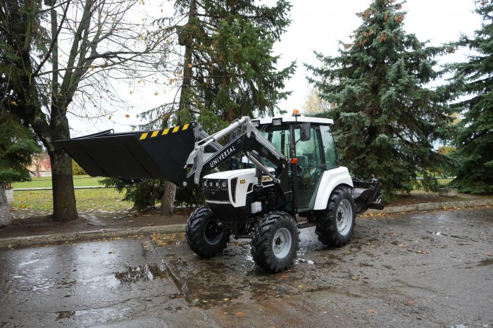 Навесной погрузчик Universal 650