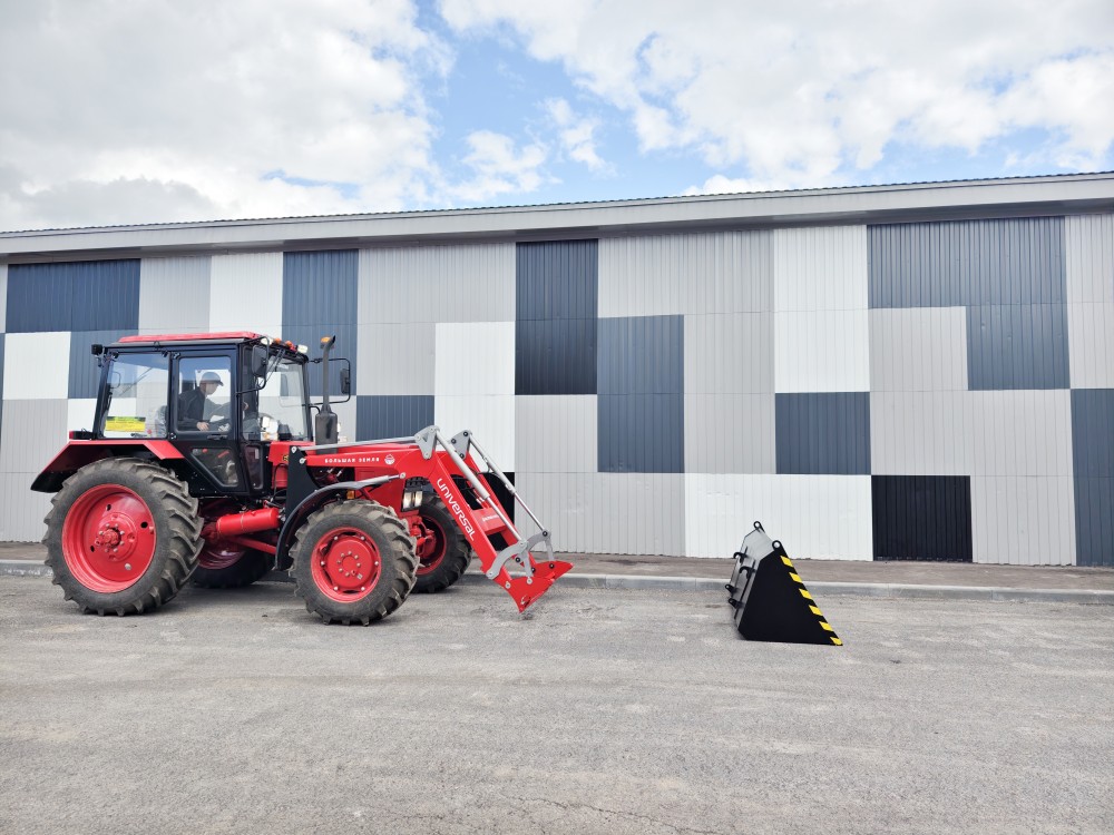 Навесной погрузчик Universal LITE