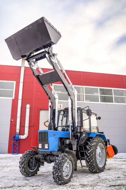 Навесной погрузчик Universal Premium