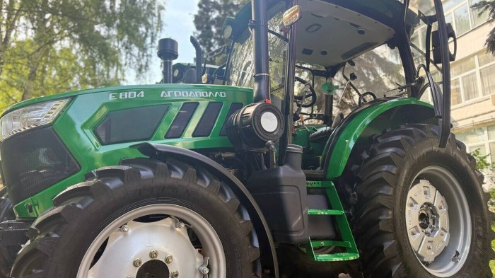 Трактор Агроаполло E804