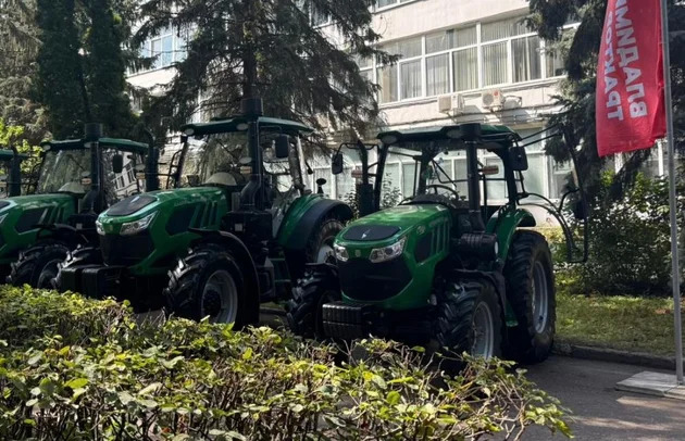 Трактор Агроаполло J2204