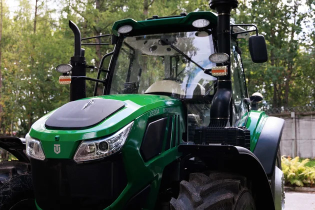 Трактор Агроаполло J2204