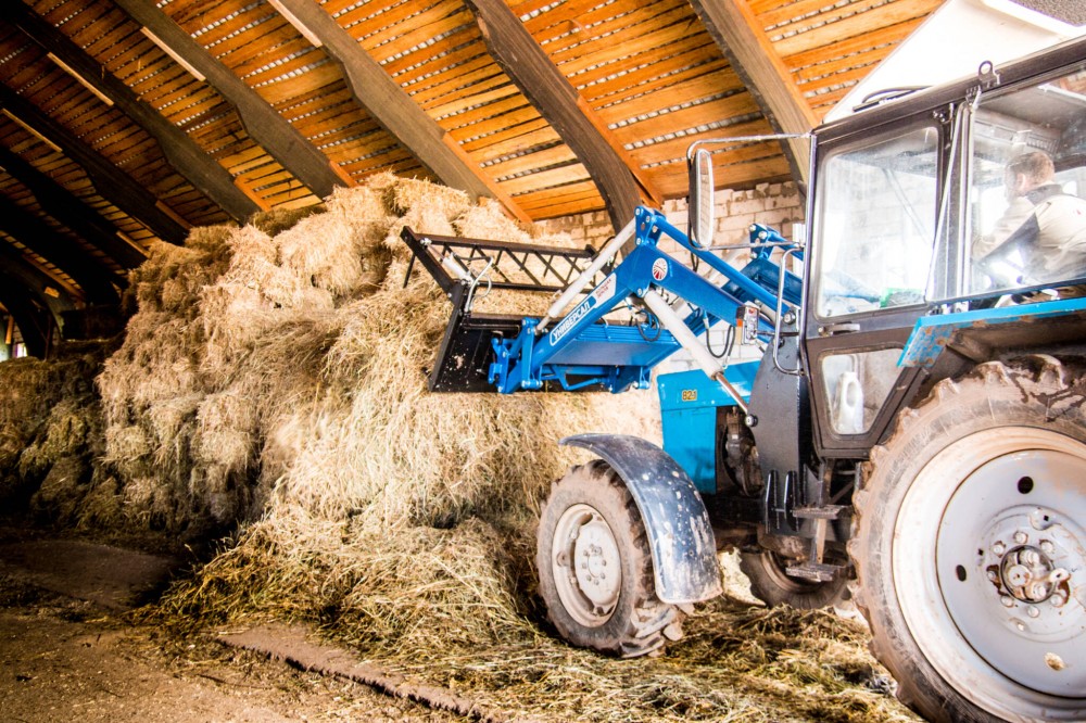 Вилы для сена (обьем 1.1 м³, 2 гидроцилиндра на прижим)