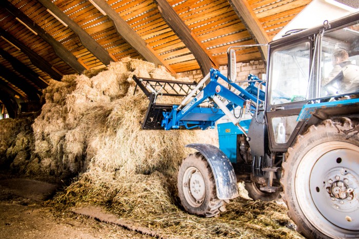 Вилы для сена (обьем 1.1 м³, 2 гидроцилиндра на прижим)